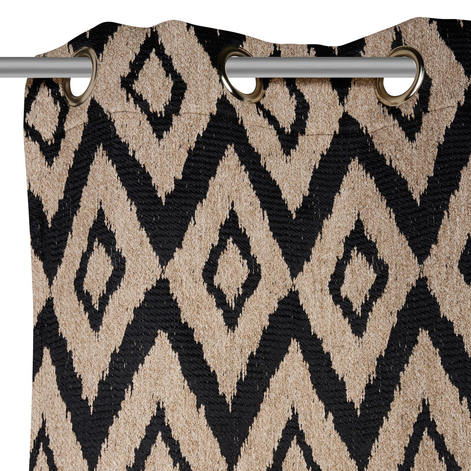 Ösenschal mit geometrischem Muster in Schwarz und Beige, Nahaufnahme von oben mit sichtbaren Ösen.