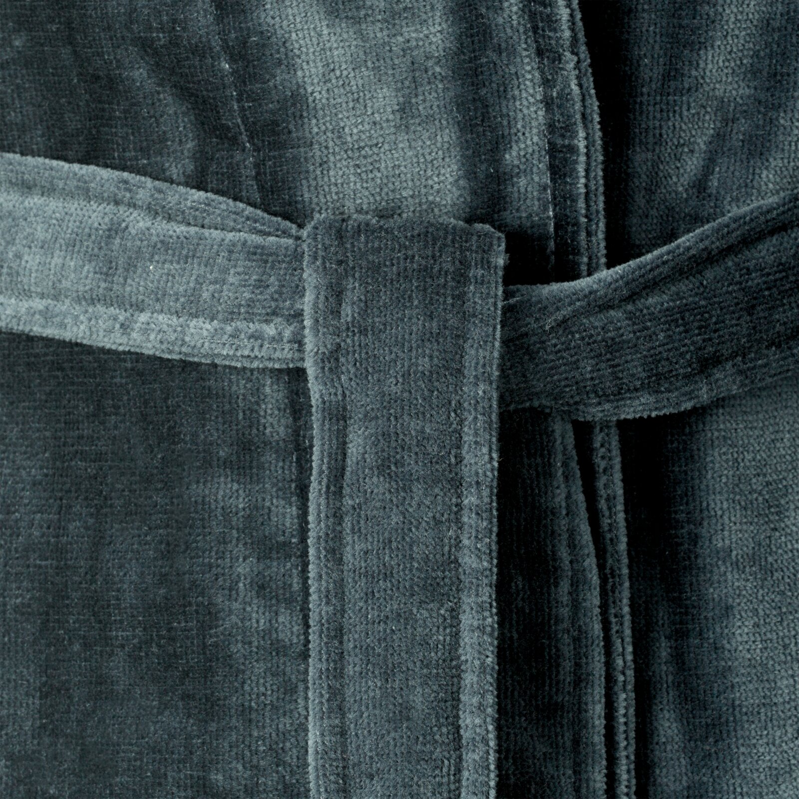 Vossen Bademantel L/XL DE LUXE Nahaufnahme eines dunkelgrünen Bademantels aus weichem Stoff mit Gürtel, Vorderansicht.