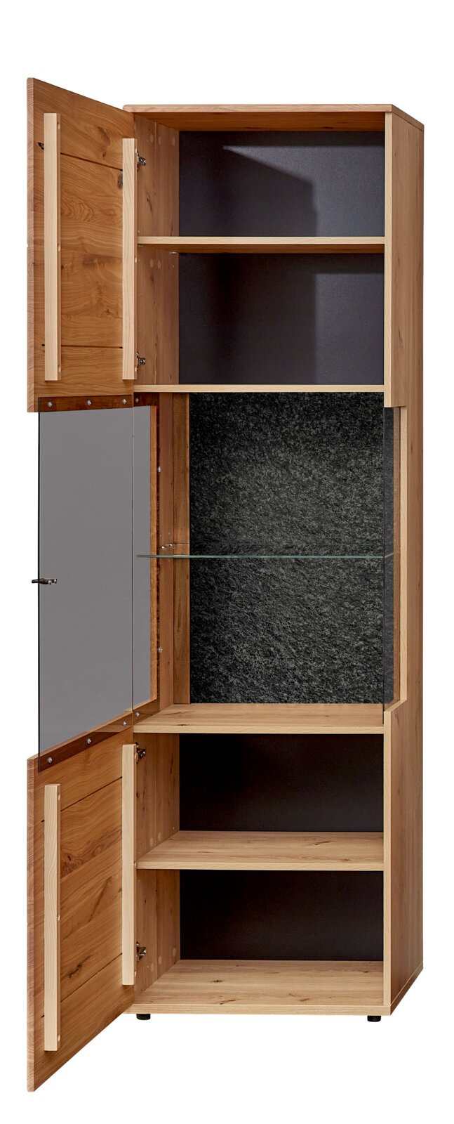 Cantus Vitrine REIMS Hoge houten vitrinekast met twee openstaande deuren, glazen frontpaneel en meerdere legplanken, gefotografeerd in schuin vooraanzicht.