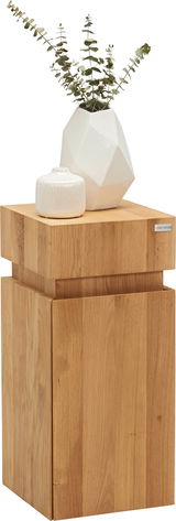 Moderner Beistelltisch aus Holz mit dekorativer Vase und Keramikgefäß, seitliche Perspektive