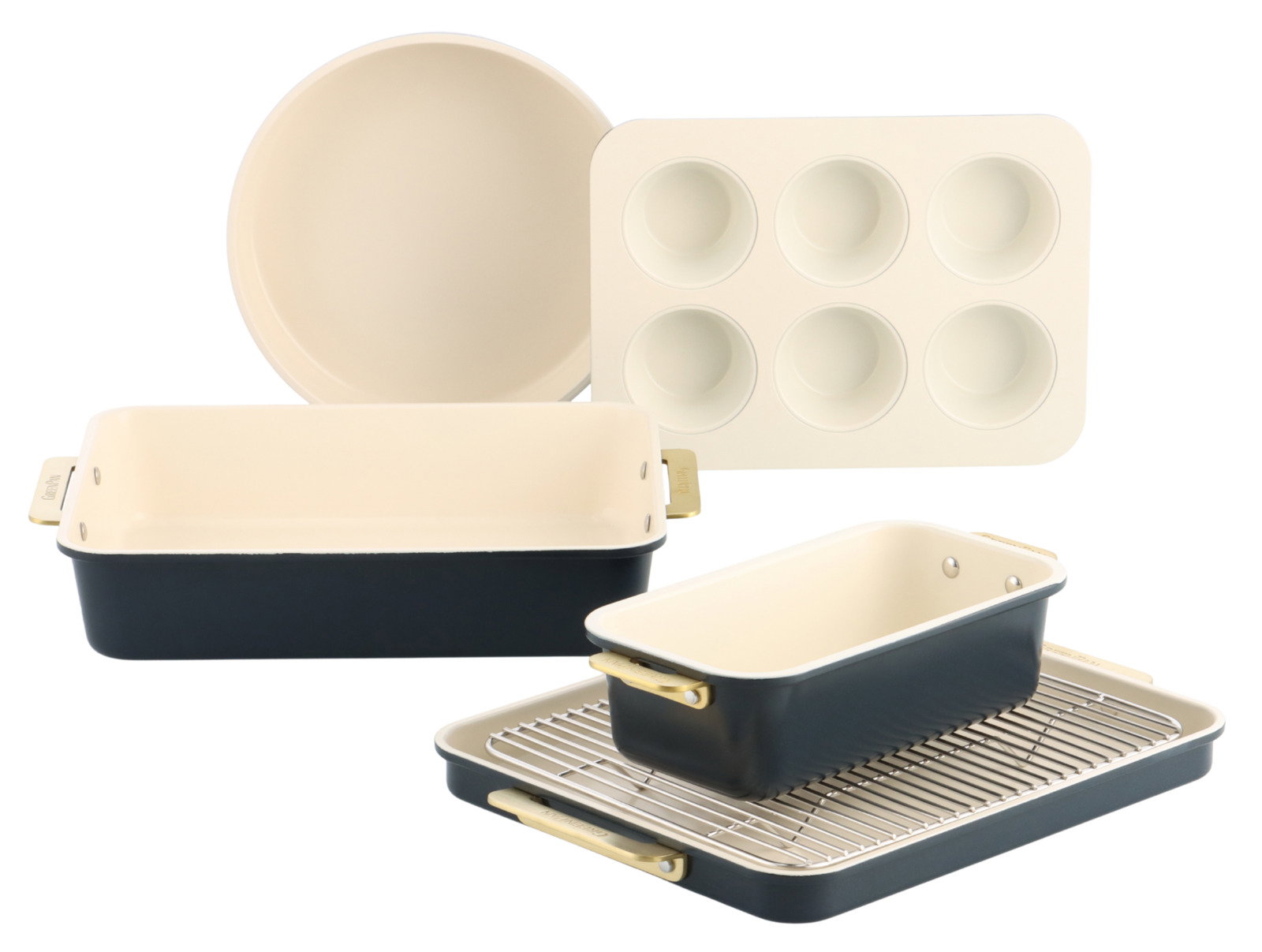 Backformen Set 6-tlg. in verschiedenen Formen und Größen, inklusive runder, rechteckiger und Muffinformen, aus einer seitlichen Perspektive fotografiert.