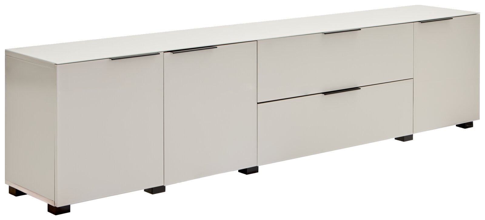 Novel XL-TV-Lowboard MALIN 2.0 Modernes, langes Sideboard in Hellgrau/Beige mit schwarzen Griffleisten und Füßen, mehrere Türen und Schubladen, freigestellt auf weißem Hintergrund, Perspektive schräg von vorne (3/4-Ansicht).