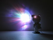 Astronautenfigur mit LED-Lichtprojektion, seitliche Perspektive