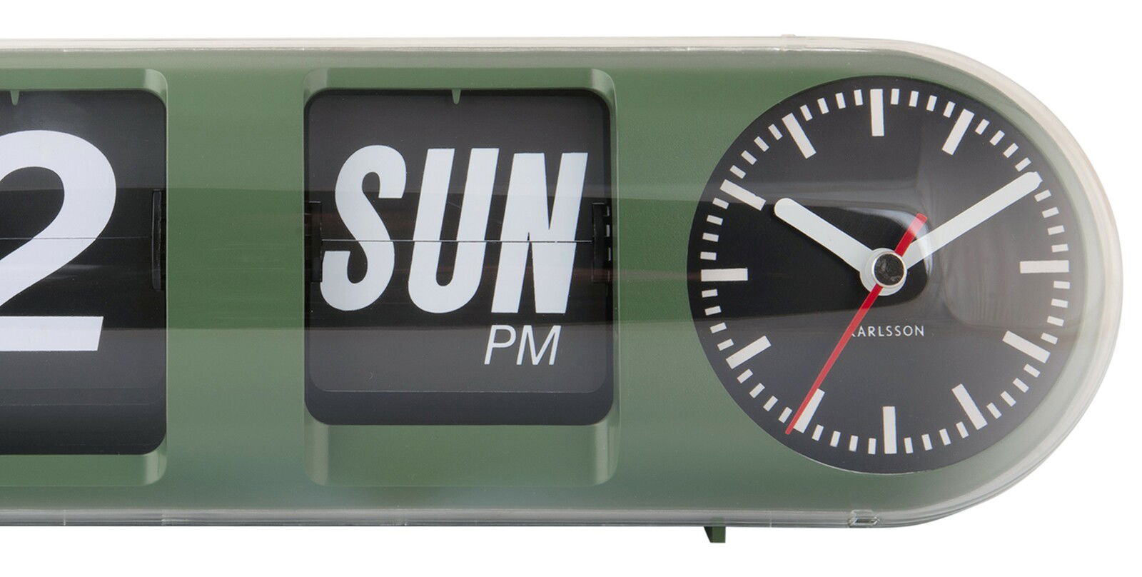 Grüne Tischuhr von Karlsson mit Flip-Anzeige für Wochentag und Uhrzeit, seitliche Perspektive