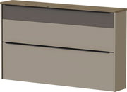 Moderner Hängeschuhschrank in Beige mit Holzoberfläche, seitliche Perspektive