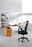 Moderner Schreibtisch aus Holz mit Schubladen, seitliche Perspektive, in einem hellen Büro mit ergonomischem Stuhl und Regal im Hintergrund.