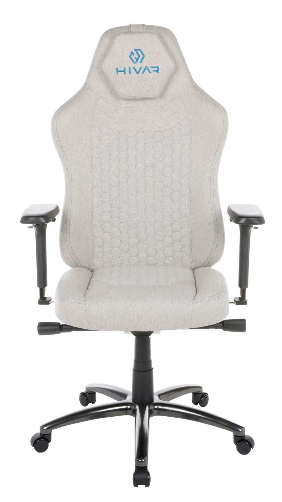 Frontansicht eines grauen Gaming-Stuhls mit blauer Logo-Stickerei auf der Kopfstütze und verstellbaren Armlehnen.