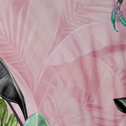 Wendebettwäsche mit tropischem Blätterdesign in Rosa- und Grüntönen, Nahaufnahme