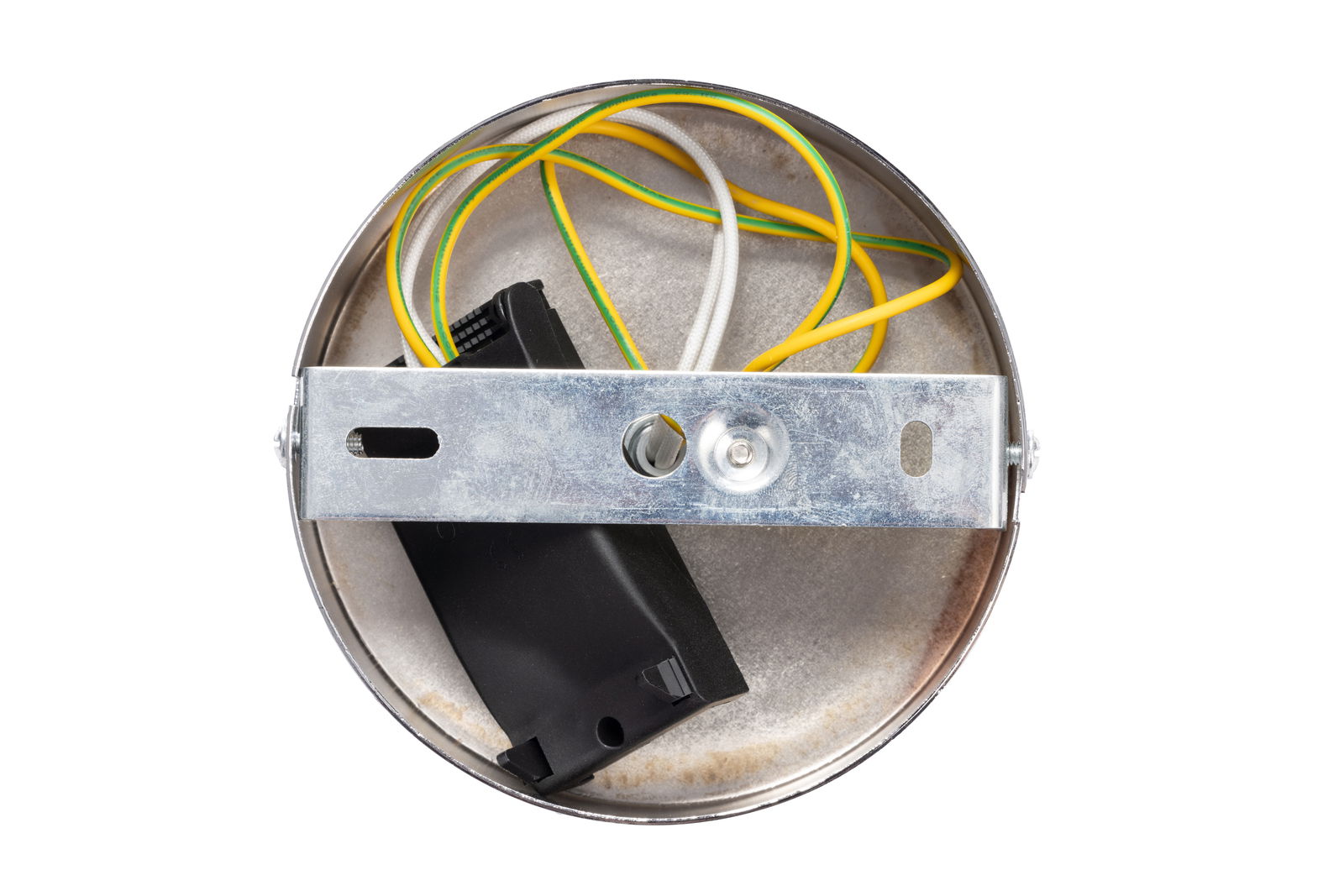 Runde Deckenleuchtenhalterung mit sichtbaren Kabeln und Metallbefestigung, Draufsicht