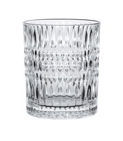 Nahaufnahme eines transparenten Trinkbechers mit elegantem, facettiertem Design.