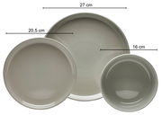 Draufsicht auf drei graue Teller in verschiedenen Größen: 27 cm, 20,5 cm und 16 cm Durchmesser.
