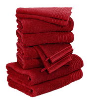 Ein Stapel roter Handtücher, seitliche Perspektive