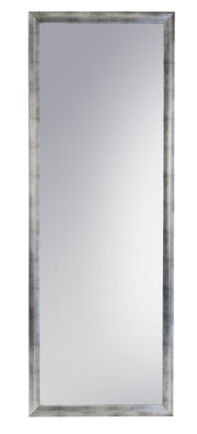 Rechteckiger Spiegel mit silbernem Rahmen, frontal abgebildet