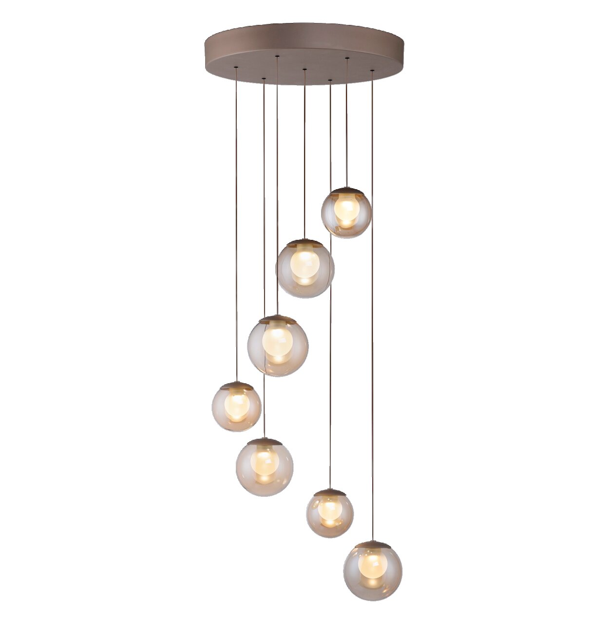 Moderne LED-Pendelleuchte mit sieben kugelförmigen Lampen, die in einer eleganten, absteigenden Anordnung von einer runden Deckenhalterung hängen. Seitenansicht.