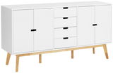 Weißes Sideboard mit vier Schubladen und zwei Türen, auf Holzbeinen, Frontalansicht