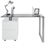 Moderner Schreibtisch mit Glasplatte, Metallgestell und integriertem weißen Schubladenschrank, seitliche Perspektive