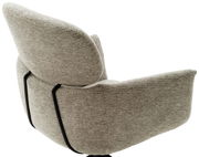 Rückansicht eines modernen Sessels mit hellgrauem Stoffbezug und schwarzem Metallgestell.