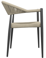 Seitenansicht eines modernen Stapelsessels mit schwarzem Metallrahmen und beigem Seilgeflecht.