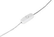 Nahaufnahme eines weißen Schalters an einem Kabel, seitliche Perspektive