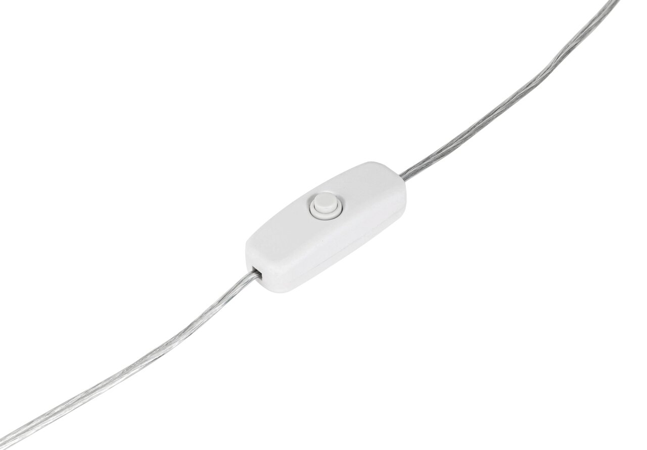 Nahaufnahme eines weißen Schalters an einem Kabel, seitliche Perspektive