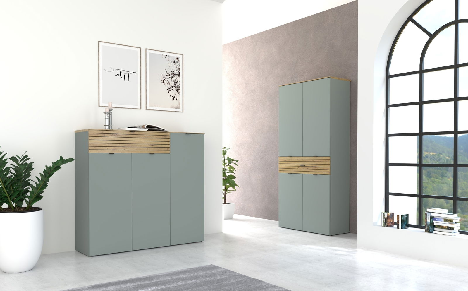 Moderne Garderoben-Sets in einem hellen Raum mit großen Fenstern, bestehend aus einem Sideboard und einem hohen Schrank in Schilfgrün mit Holzakzenten, seitliche Perspektive.