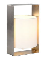 Moderne Tischleuchte mit rechteckigem Metallrahmen und zylindrischem, weißem Lampenschirm, seitliche Perspektive