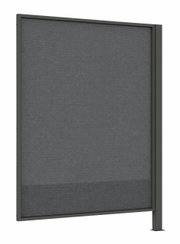 Sichtschutz aus grauem Material in einem stabilen Rahmen, seitliche Perspektive