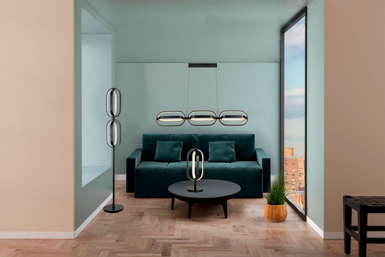 Moderne LED-Hängeleuchte in einem stilvollen Wohnzimmer, frontal über einem Sofa hängend.