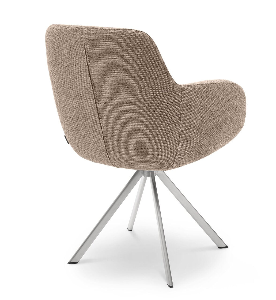 Rückansicht eines modernen Armlehnstuhls mit beigem Stoffbezug und silbernem Metallgestell.