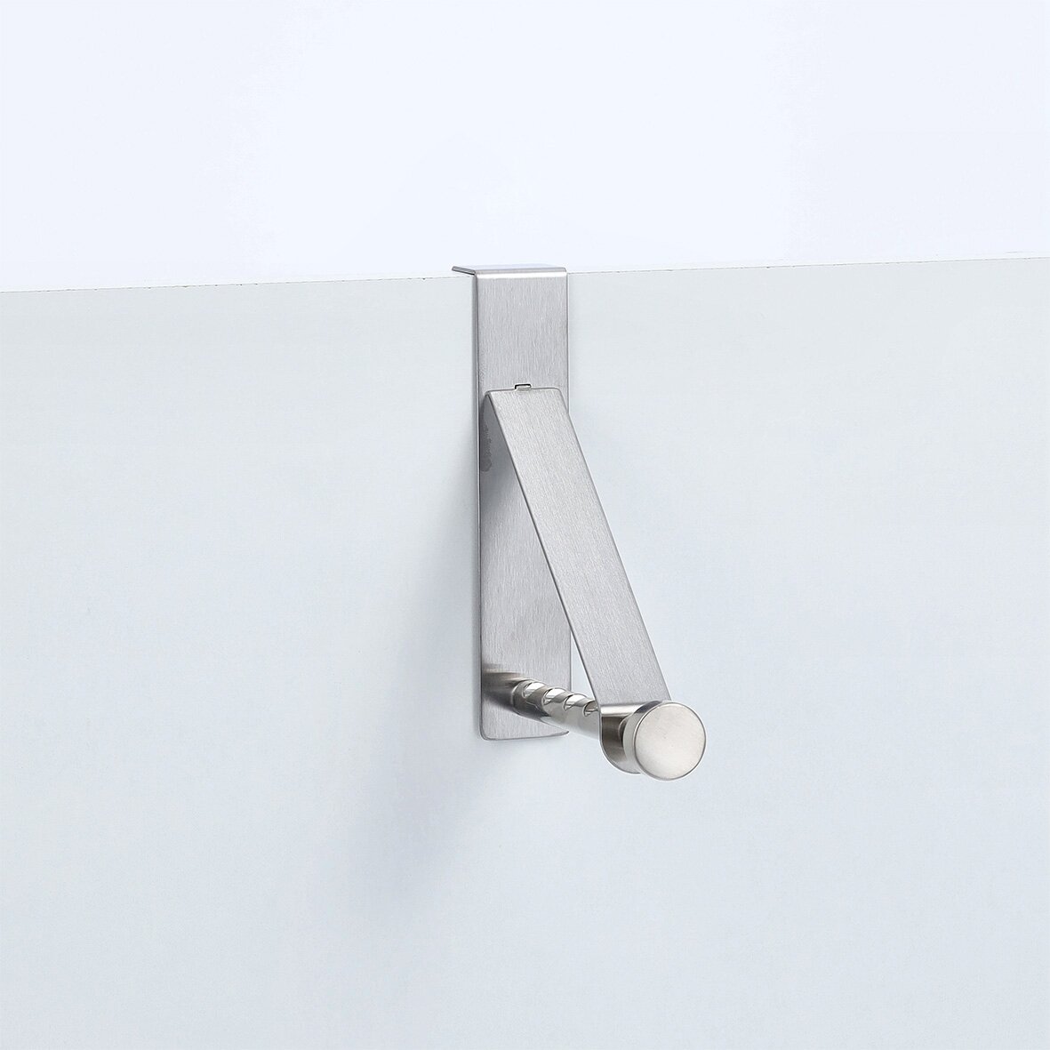 Edelstahl Türhänger, seitliche Perspektive, an einer Tür montiert