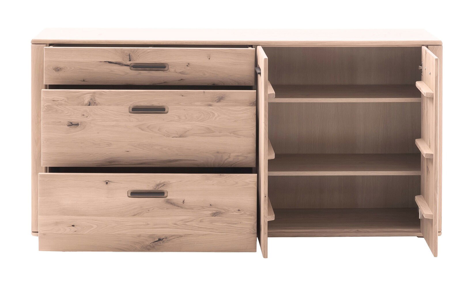 Holz-Sideboard mit zwei offenen Schubladen und einer geöffneten Tür, Frontalansicht