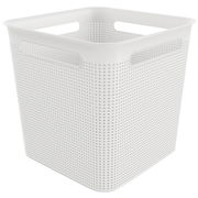 Weiße, quadratische Aufbewahrungsbox mit 18 Litern Volumen, perforiertem Design und seitlichen Griffen, aus schräger Perspektive fotografiert.