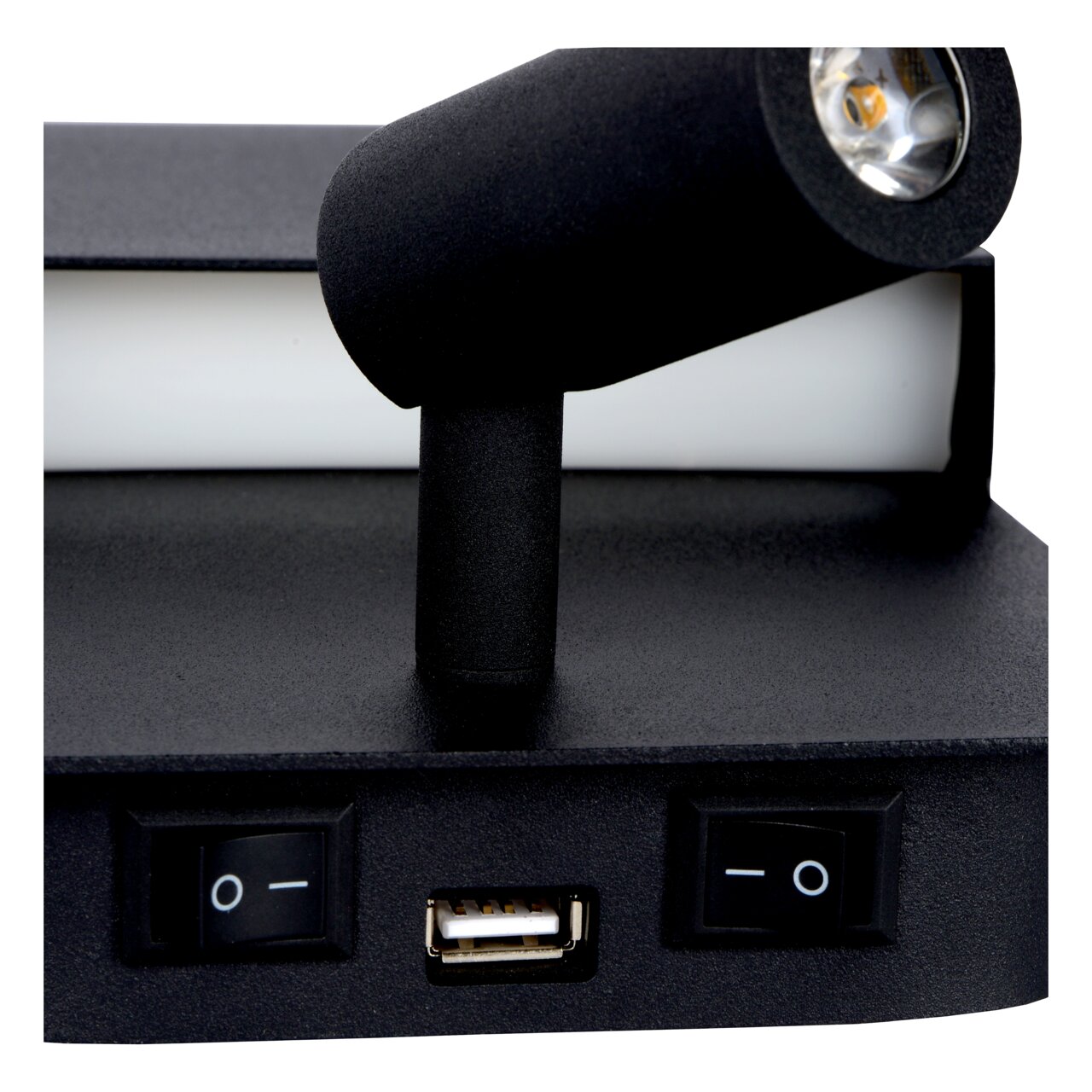 Nahaufnahme der Lucide Wand- und Bettleuchte BOXER mit zwei Schaltern und einem USB-Anschluss auf der Vorderseite.