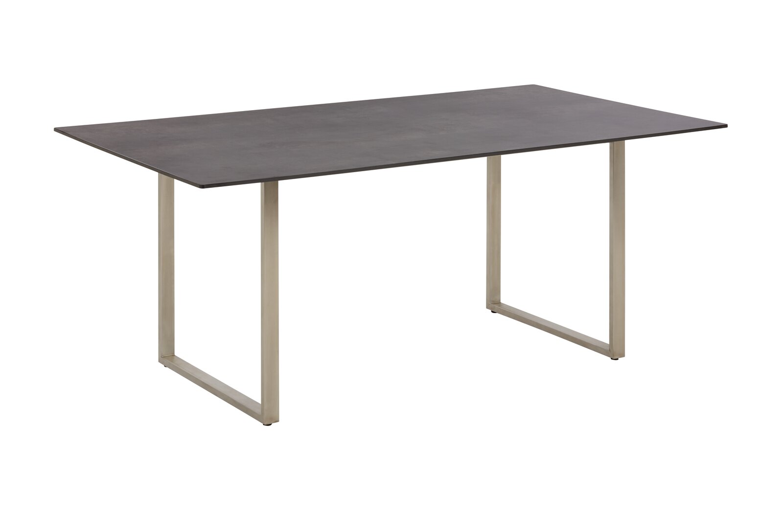 Moderner Loungetisch mit rechteckiger, dunkler Tischplatte und schlanken, metallischen Beinen, seitliche Perspektive.