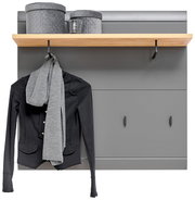 Garderobenpaneel in grauer Farbe mit Holzablage, zwei Haken und dekorativen Körben, frontal betrachtet.