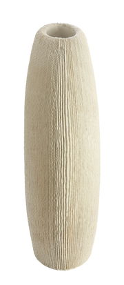Hochformatige, beige Vase mit geriffelter Oberfläche, aus seitlicher Perspektive fotografiert.