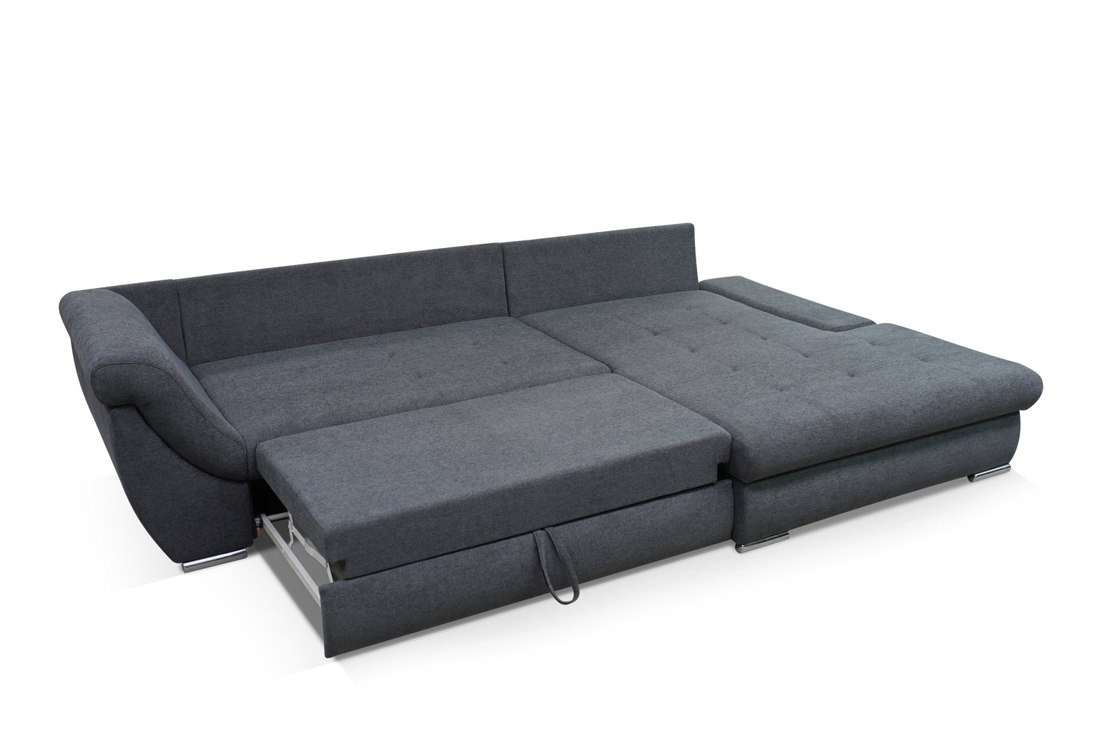 Graues Ecksofa mit Schlaffunktion, von schräg vorne fotografiert