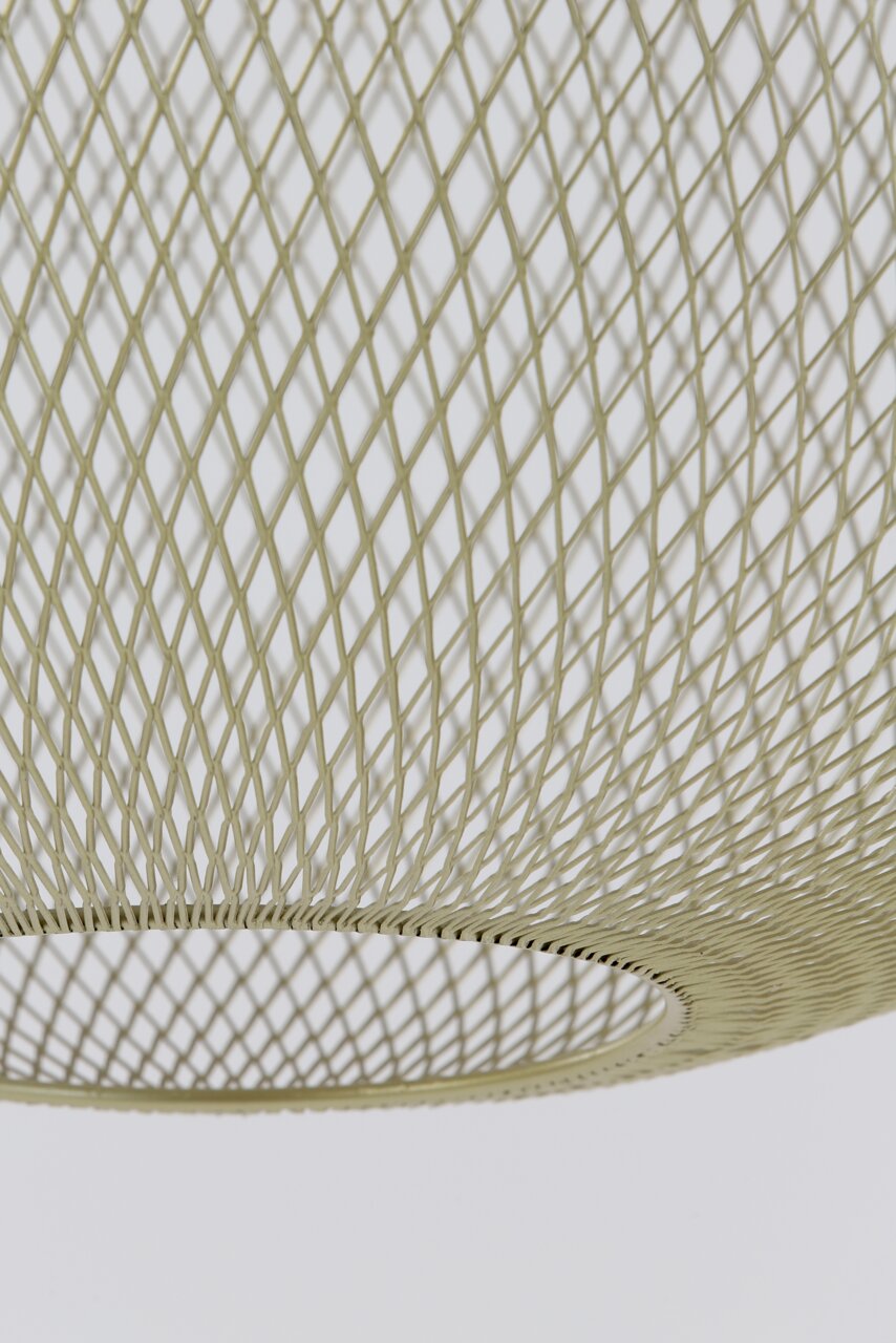 Nahaufnahme einer Hängeleuchte mit einem filigranen, netzartigen Design aus einem hellen Material, von unten betrachtet.