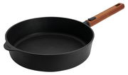Guss-Hochrandpfanne 28cm mit Holzgriff, seitliche Perspektive