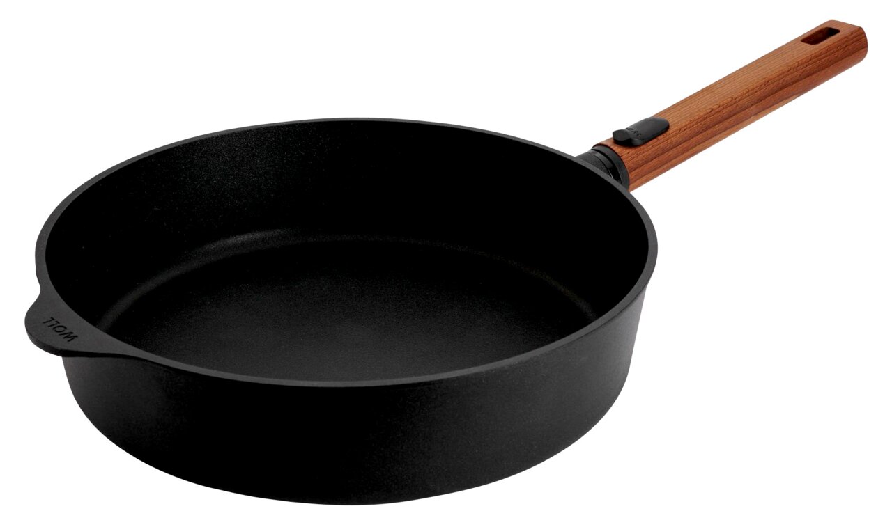 Guss-Hochrandpfanne 28cm mit Holzgriff, seitliche Perspektive