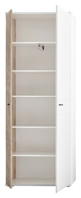 Offener Garderobenschrank mit mehreren Regalböden, teilweise geöffnete Tür, Perspektive von vorne