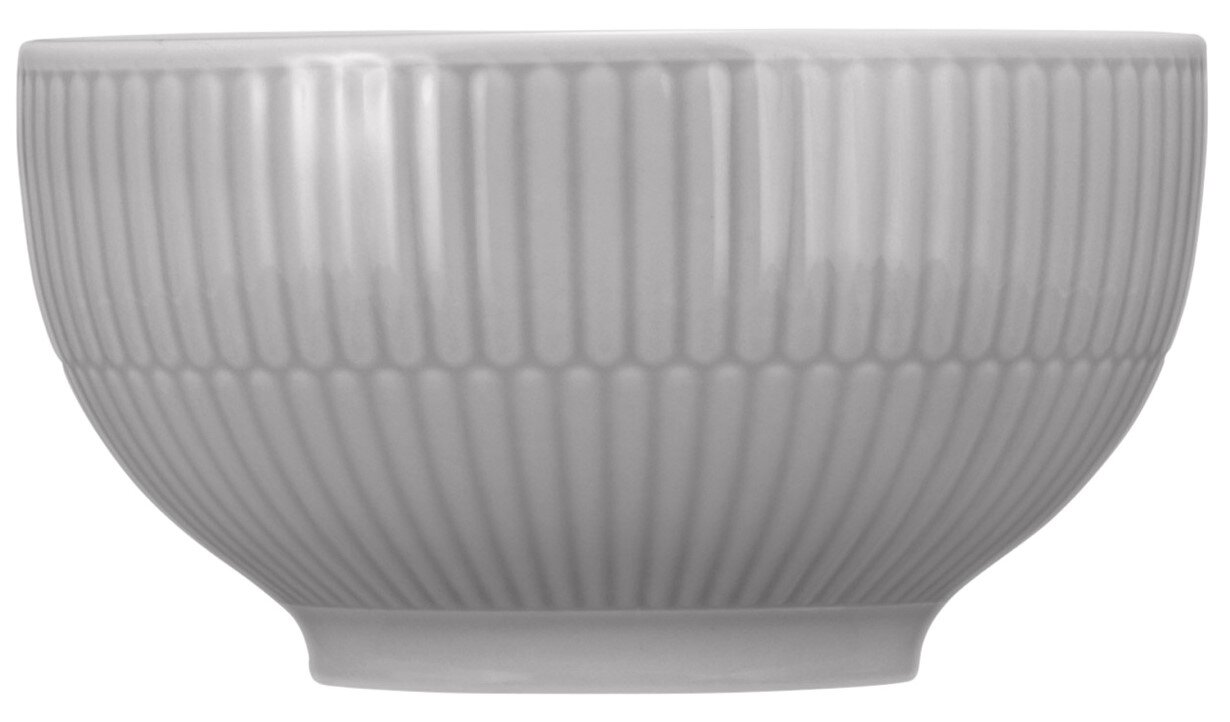 Seitenansicht einer weißen, gerippten Café au lait Schale von Seltmann Weiden, Modell AMINA, 13 cm Durchmesser.