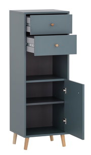 Graues Highboard mit zwei offenen Schubladen und einer geöffneten Tür, auf Holzbeinen stehend, seitliche Perspektive