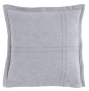 Grauer Kissenbezug 50x50cm in Draufsicht mit dezentem Karomuster