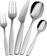 Besteckset Sentic 30-tlg. aus Edelstahl mit gehämmerter Oberfläche, bestehend aus Gabel, Messer, Esslöffel, Dessertgabel und Teelöffel, in Frontalansicht.