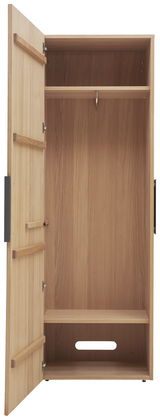 Offener Garderobenschrank aus Holz mit einer Tür, einem Regalbrett und einer Kleiderstange, frontal betrachtet.