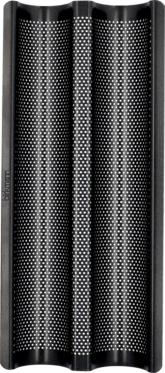 Vogelperspektive auf ein perforiertes Baguette-Backblech mit zwei Mulden, ideal für knuspriges Brot.