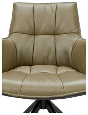 Nahaufnahme eines modernen, beigen Ledersessels mit gepolsterter Sitzfläche und Rückenlehne, frontal betrachtet.