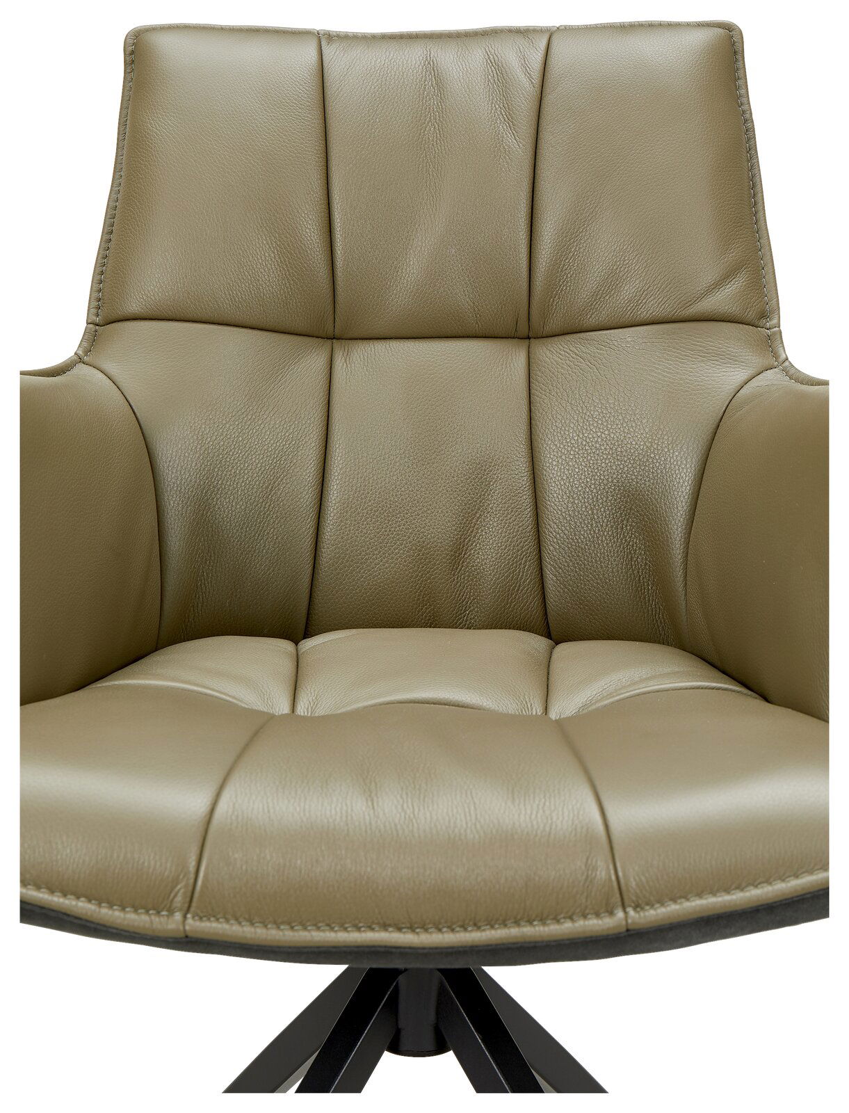 Nahaufnahme eines modernen, beigen Ledersessels mit gepolsterter Sitzfläche und Rückenlehne, frontal betrachtet.