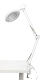 Weiße Schreibtischleuchte mit verstellbarem Arm, seitliche Perspektive
